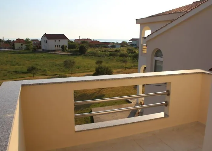 Mrdelja 아파트 브르시